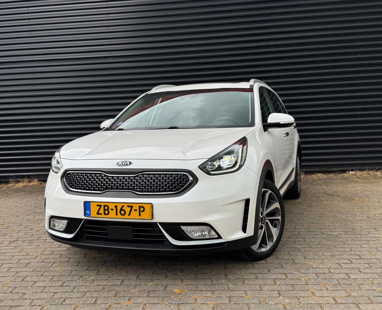 Kia Niro - 1.6 GDi Hybrid ExecutiveLine Automaat | Navigatie | Achteruitrij camera | Cruise Adaptief - AutoWereld.nl