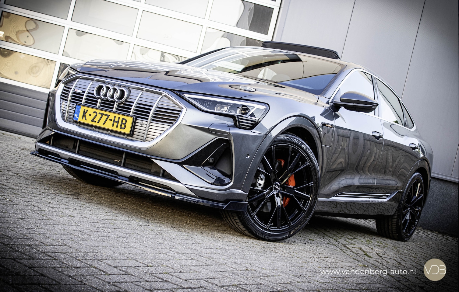 Audi e-tron Sportback - 50 Quattro 3x S-Line 22INCH PANO TREKHAAK Origineel NL - AutoWereld.nl
