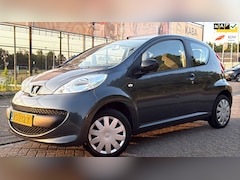 Peugeot 107 - 1.0-12V XR APK/RADIO