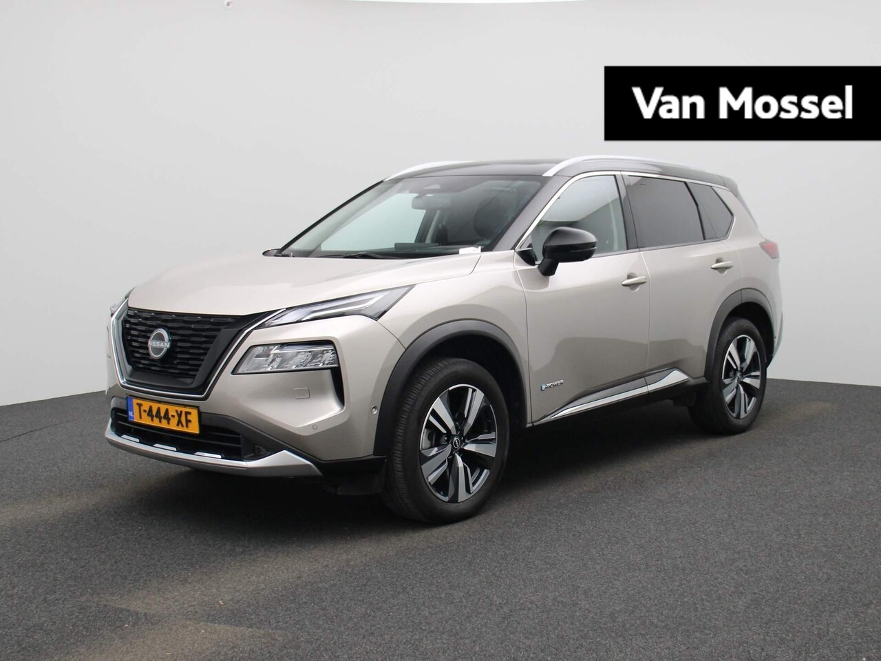 Nissan X-Trail - 1.5 e-4orce Tekna 4WD 7 Persoons. 214PK | Panorama-Dak | 360 Camera | Head-up display | Le - AutoWereld.nl