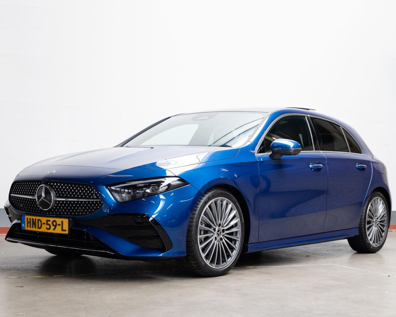 Mercedes-Benz A-klasse - Hatchback 180 Star Edition AMG Line LIMITED - AutoWereld.nl