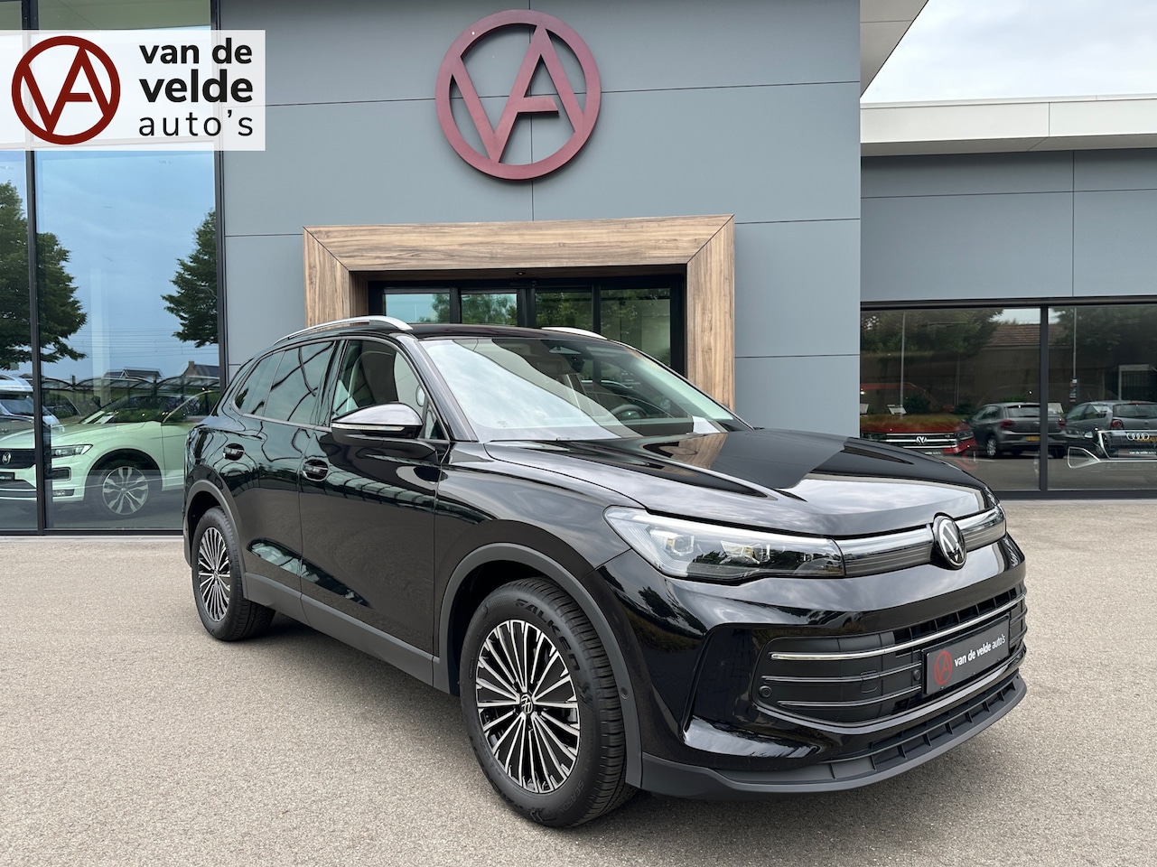 Volkswagen Tiguan - 1.5 eTSI Life | Trekhaak | Camera | Trekhaak | Dode hoek | Rijklaar incl. garantie - AutoWereld.nl