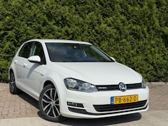 Volkswagen Golf - 1.0 TSI CarPlay Camera LED