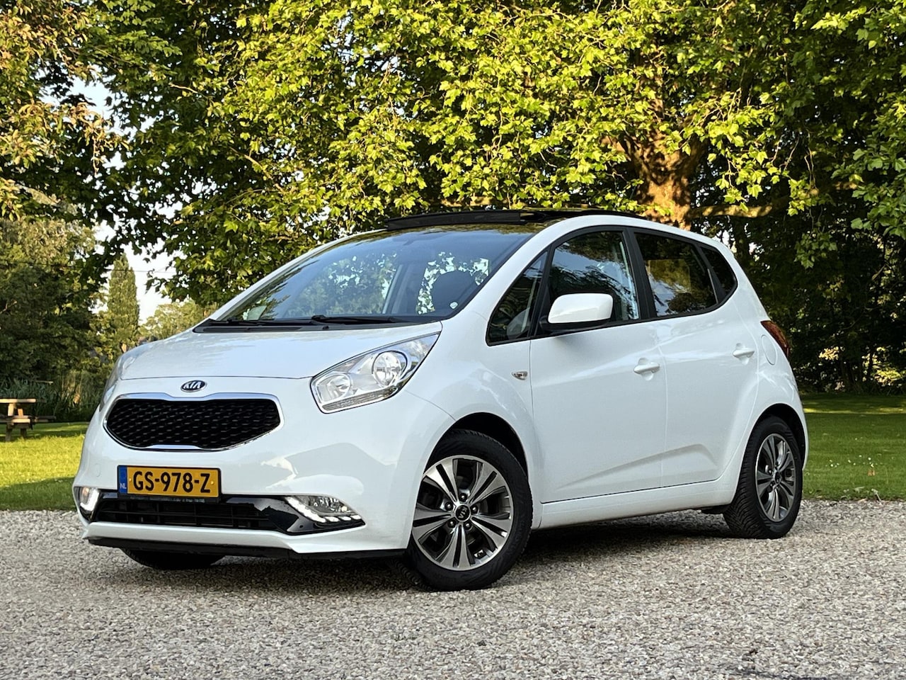 Kia Venga - AUTOMAAT, CAMERA, PANORAMA, CRUISE - AutoWereld.nl