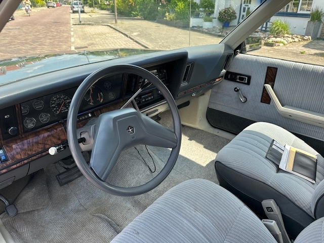 dodge-aries-2-2-le-coach-2-2-le-coach.jpg