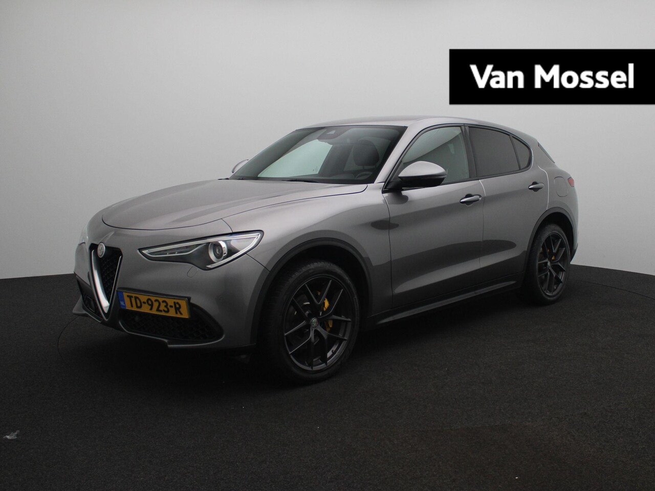 Alfa Romeo Stelvio - Q4 2.0 T 280pk AWD Super | Lederen Sportstoelen | Xenon | Harman Kardon | Memory | Camera - AutoWereld.nl
