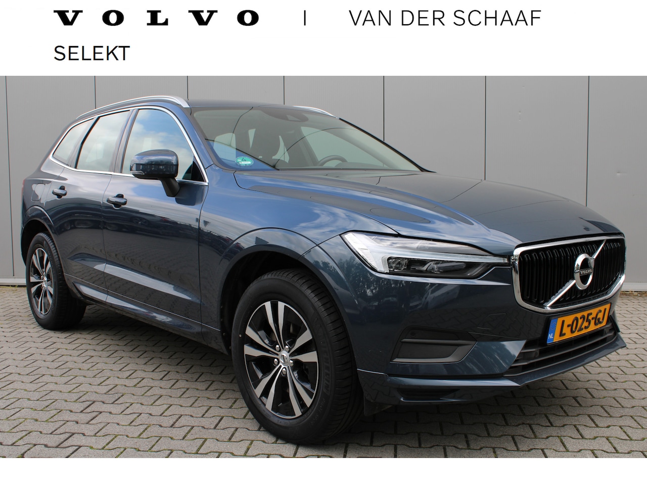 Volvo XC60 - B4 Momentum | Trekhaak | Stoelverwarming | Parkeer camera - AutoWereld.nl