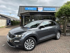 Volkswagen T-Roc - 1.5 TSI DSG Sport Navi Trekhaak Stoelver
