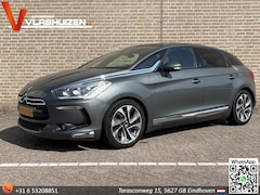 Citroën DS5 - 2.0 HDi Chic Automaat | Pano | Cruise | Climate | Camera | Navi |