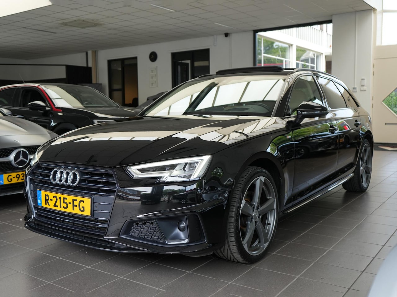 Audi A4 Avant - 40 TFSI S line | MASSAGE | CAMERA | HUD | PANO | VIRTUAL | SFEER - AutoWereld.nl