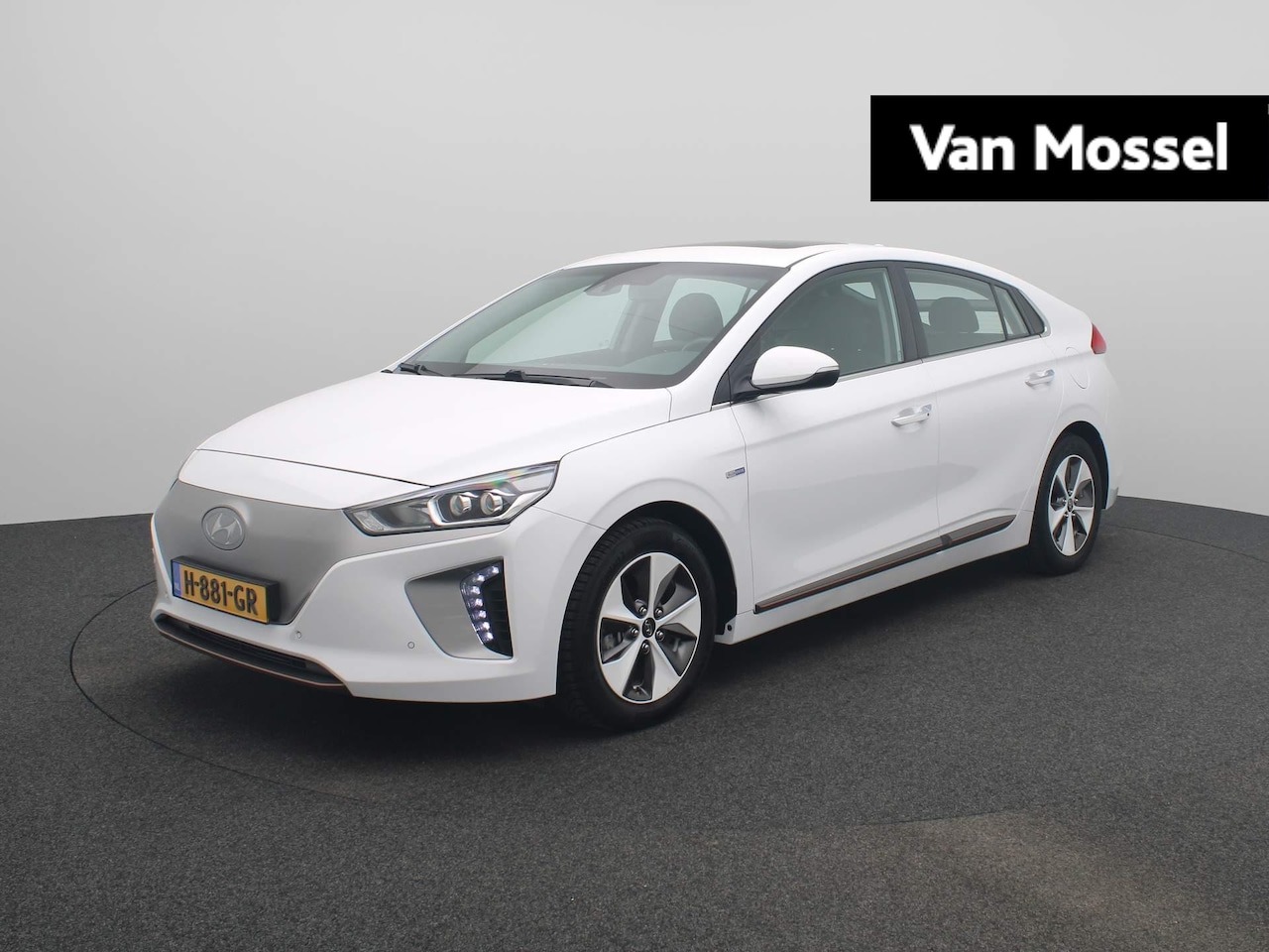 Hyundai IONIQ - Premium EV | Apple Carplay/Android Auto | Adapt. Cruise Control | Stoelverwarming | - AutoWereld.nl