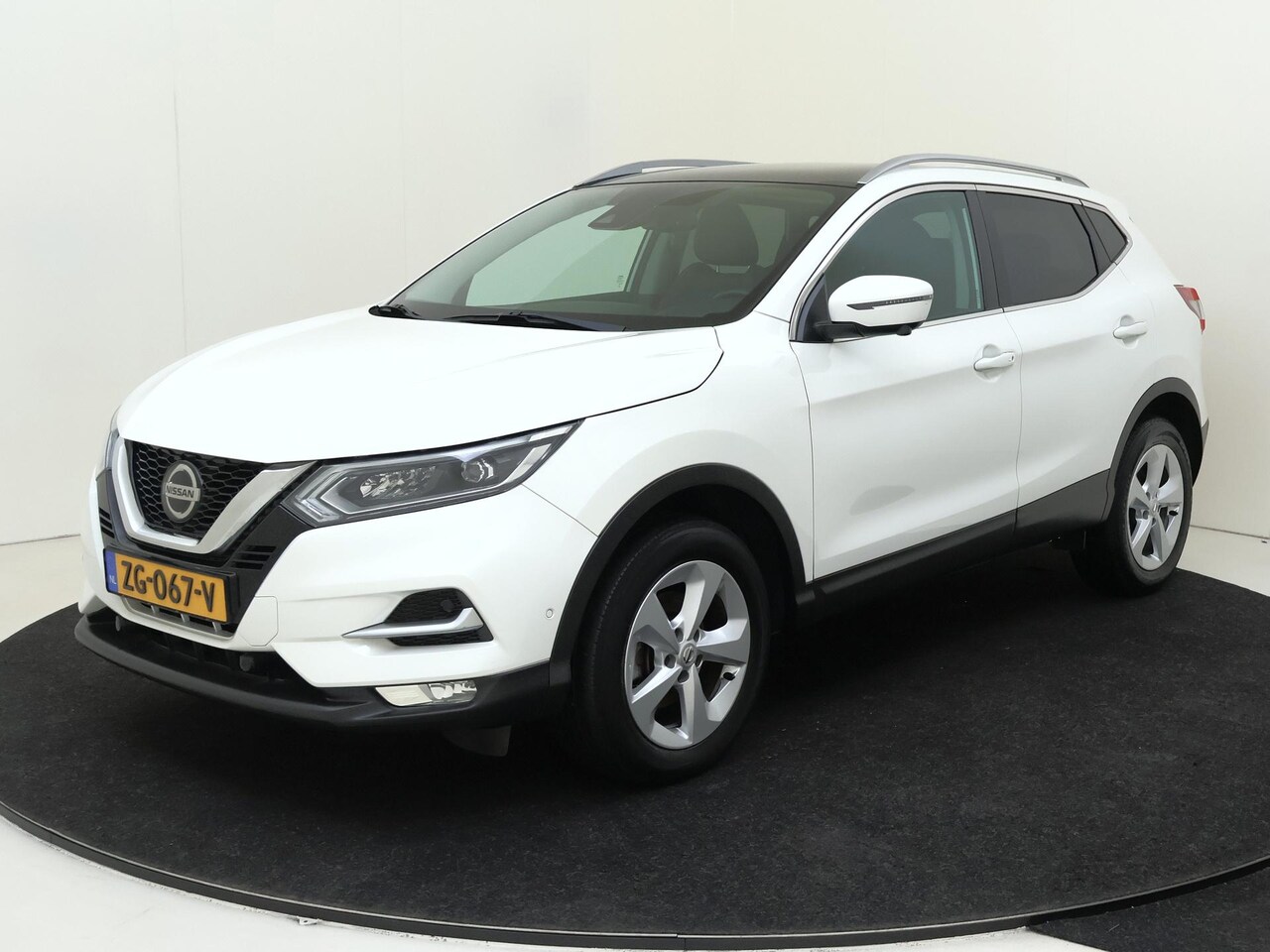 Nissan Qashqai - 1.3 DIG-T Business Edition | BTW | Panorama-dak | 360 Camera | Stoelverwarming | Navigatie - AutoWereld.nl