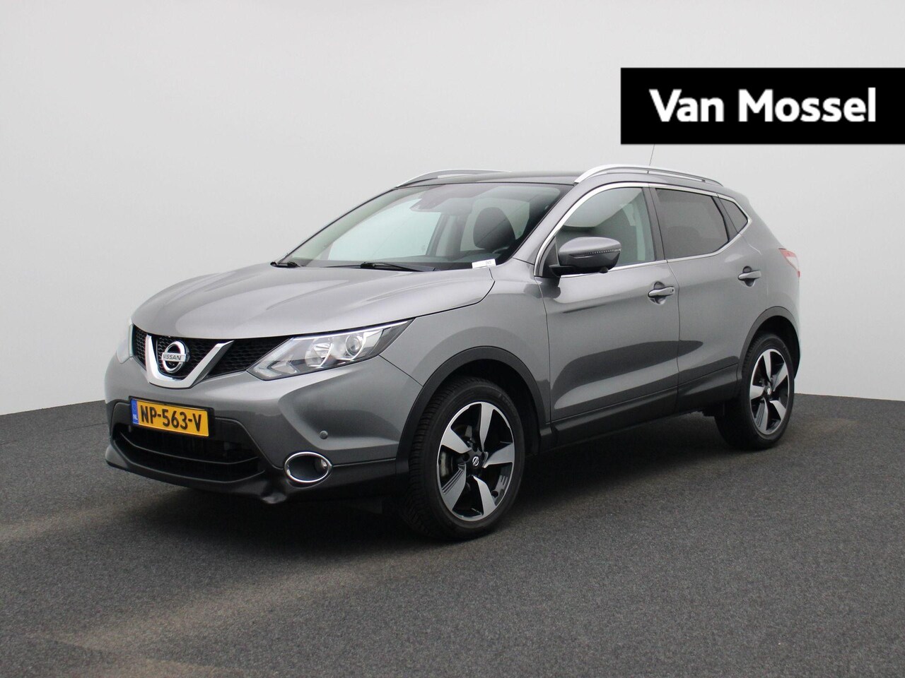 Nissan Qashqai - 1.2 N-Connecta | Climate Control | Camera | Panoramadak | Lichtmetalen Velgen | - AutoWereld.nl