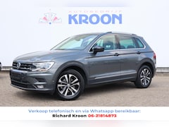 Volkswagen Tiguan - 1.5 TSI ACT IQ Comfortline Business /Automaat/Trekhaak elk/ Digitaal dasboard/ adaptieve c