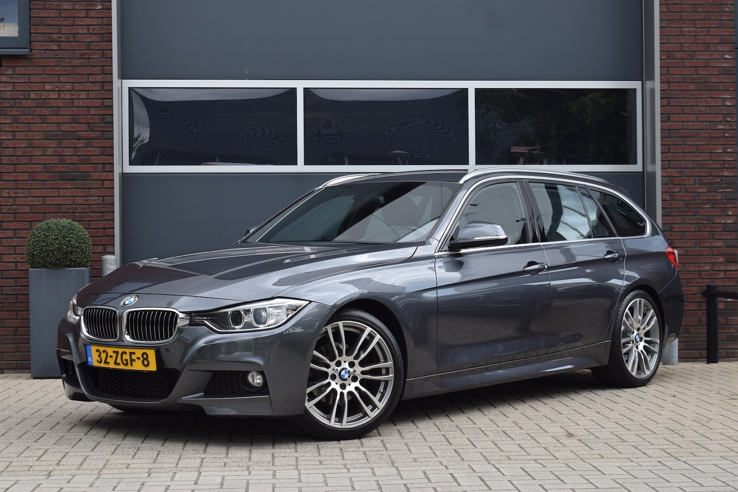 BMW 3-serie Touring - 320d 184pk Automaat M-Sport | Origineel NL | 2e eigenaar - AutoWereld.nl