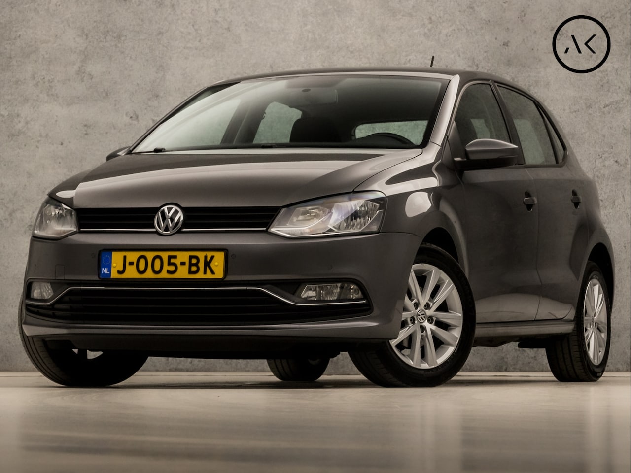 Volkswagen Polo - 1.0 Sportline (SCHERM, CRUISE, PARKEERSENSOREN, LM VELGEN, SPORTSTOELEN, BLUETOOTH, NIEUWS - AutoWereld.nl