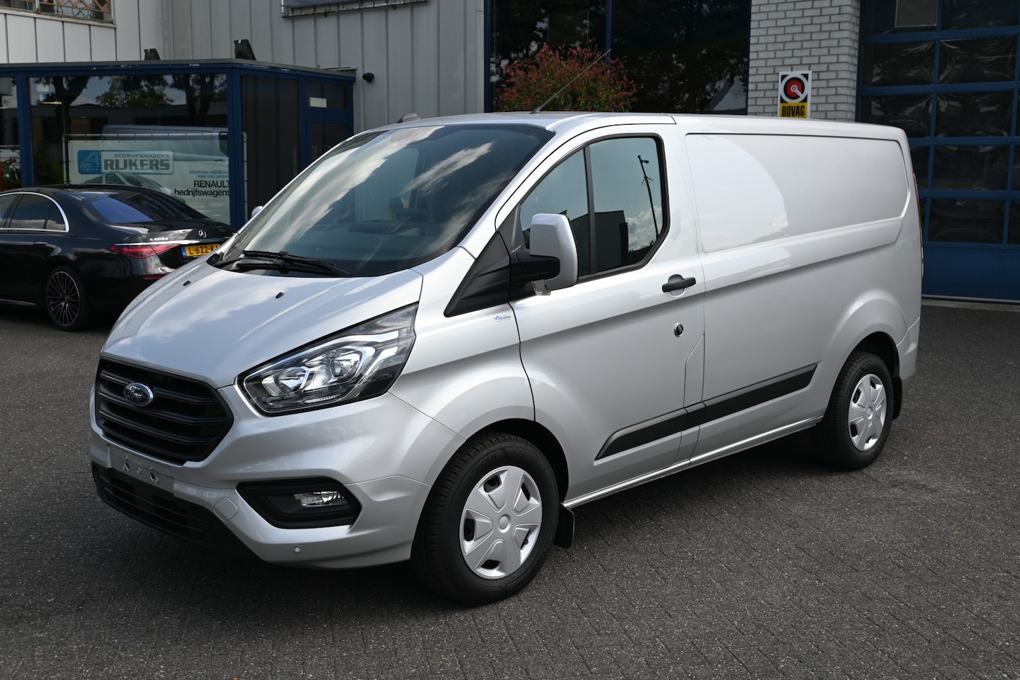 Ford Transit Custom - 300S 2.0 TDCI 130 pk L1 Trend Camera, Cruise control, Dodehoekassist - AutoWereld.nl