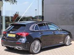 Mercedes-Benz A-klasse - 180 Star Edition AMG Line | Panoramadak | Trekhaak | Keyless | Camera | Distronic | Multis