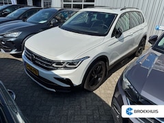 Volkswagen Tiguan - 1.5 TSI Urban sportPOETS 150pk DSG/AUTO | Head up display | Trekhaak | Panorama dak | Audi