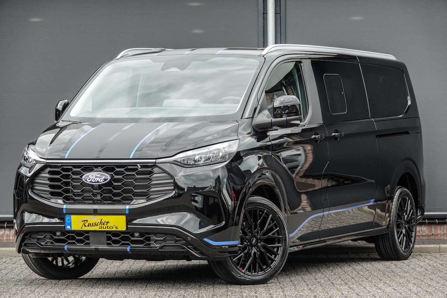 Ford Tourneo Connect - Custom L2H1 2.5 PHEV 233Pk Aut. | Sport | Plug In Hybrid | 8-Persoons | 360° Camera | 2xSc - AutoWereld.nl