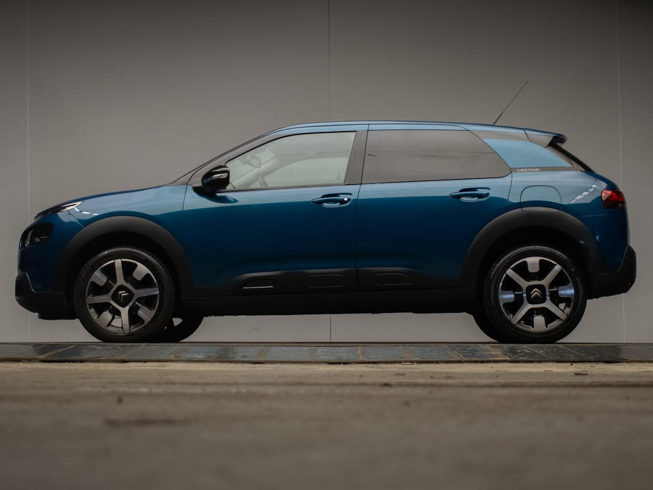 Citroën C4 Cactus - 1.2 PureTech Shine Sport (AUTOMAAT,NAVI,APPLE CARPLAY,LED,CAMERA,PDC,CRUISE,CLIMATE,LM VEL - AutoWereld.nl
