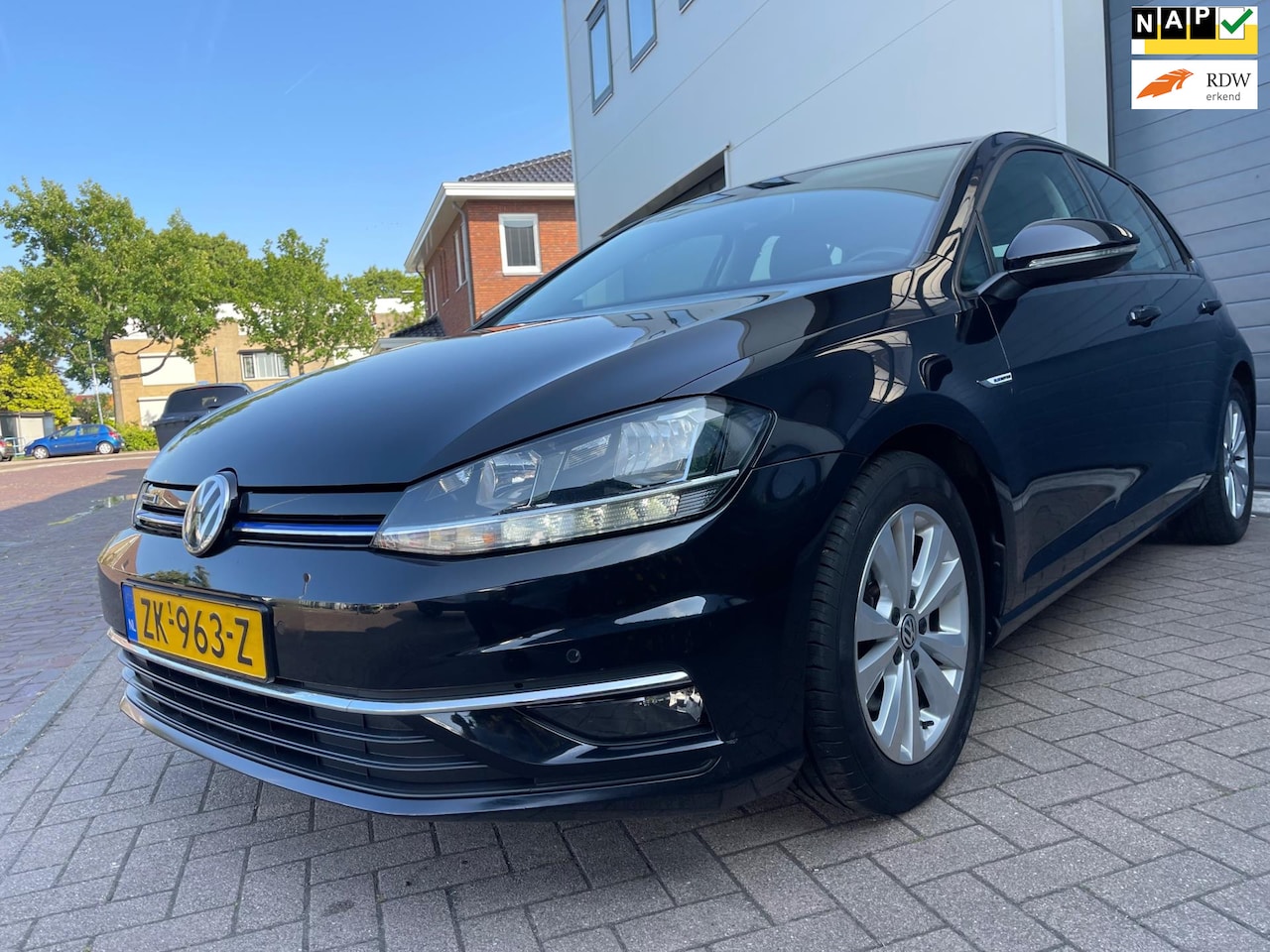 Volkswagen Golf - 1.5 TSI Comfortline Business/Navi/Stoel verwarming+Massage/Cruise-c/Climate-c - AutoWereld.nl