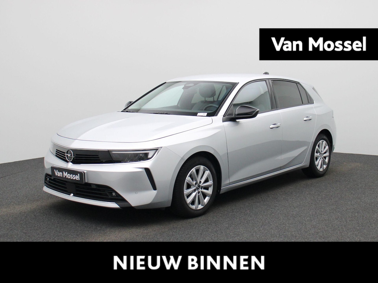 Opel Astra - 1.2 Business Edition | Navigatie | Camera | Stoelverwarming + Stuurverwarming | - AutoWereld.nl