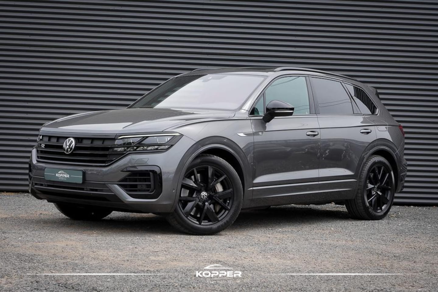 Volkswagen Touareg - 3.0 TSi 4MOTION R / Pano / Luchtvering / Incl BTW / ACC - AutoWereld.nl