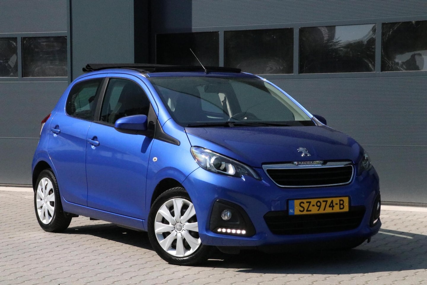 Peugeot 108 - 1.0 e-VTi Active TOP! Cabriodak Led Airco Stuurwielbediening Dealer onderhouden uistraling - AutoWereld.nl