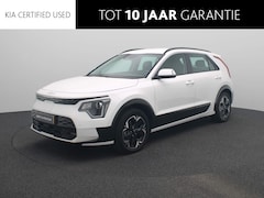 Kia Niro EV - DynamicLine 64.8 kWh | 3-fase 11KW laden | Climate Control | Navigatie | LM Velgen | Eerst