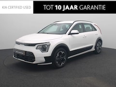 Kia Niro EV - DynamicLine 64.8 kWh | 3-fase 11KW laden | Climate Control | Navigatie | LM Velgen | Eerst
