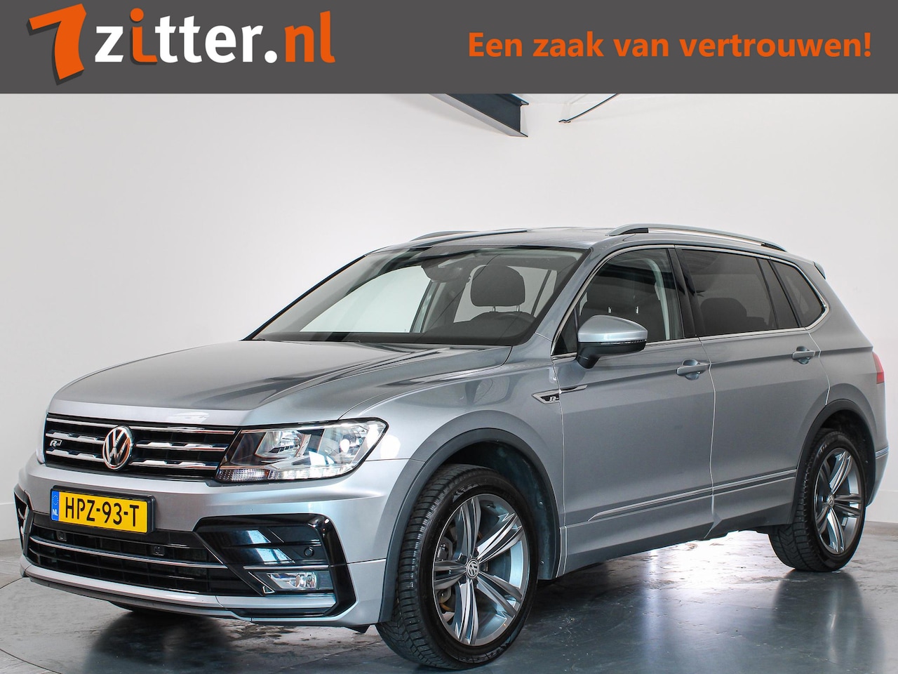 Volkswagen Tiguan Allspace - 1.5 TSI R-Line 1.5 TSI R-line, 7-Persoons, Trekhaak, Navigatie, Apple Carplay/Android Auto - AutoWereld.nl