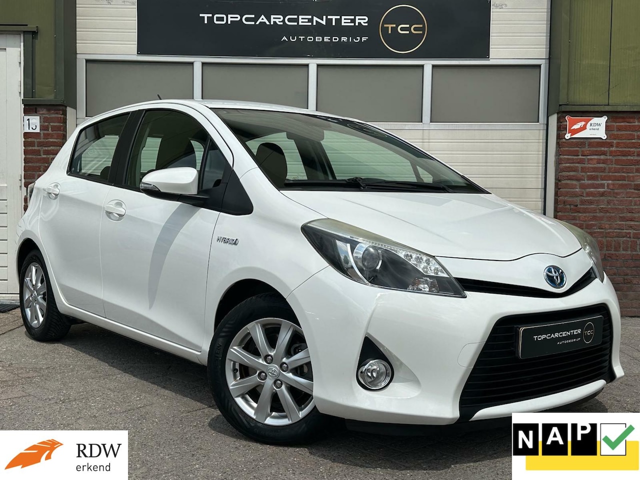Toyota Yaris - 1.5 Full Hybrid Aspir./AIRCO/AUT/BLUETH/APK/NAP - AutoWereld.nl