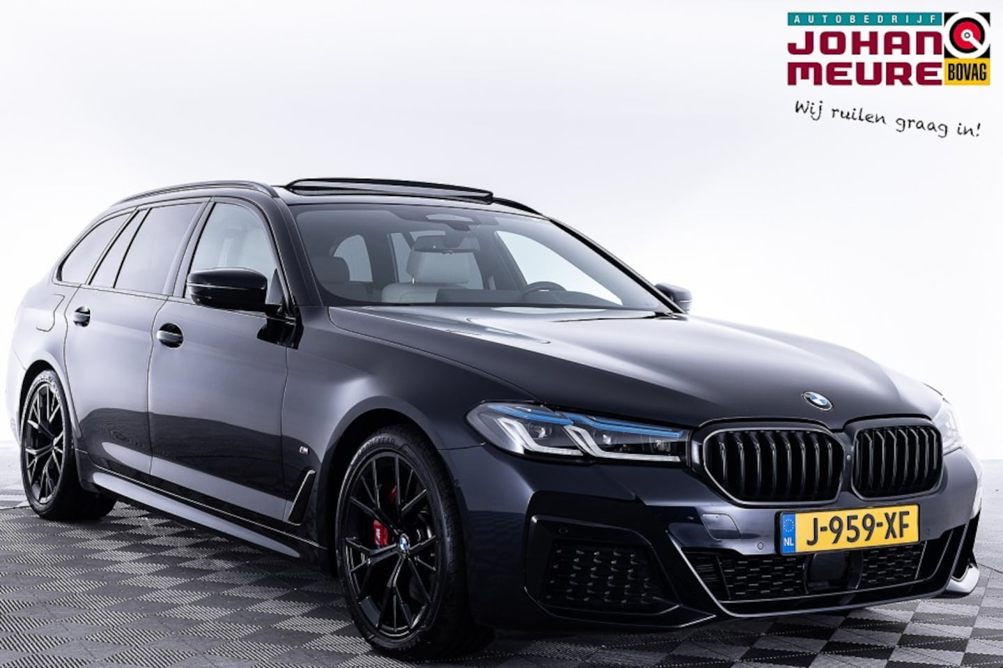 BMW 5-serie Touring - 530 i High Executive Edition | PANORAMA | CARBON SCHWARZ | - AutoWereld.nl