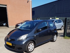 Toyota Aygo - 1.0-12V Comfort nieuwe apk inruil mogelijk