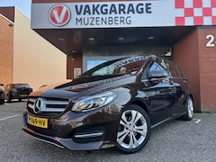 Mercedes-Benz B-klasse - 180 Ambition // LED // NAVI // CLIMA // HALF LEDER // PDC // STOELVERWARMING //