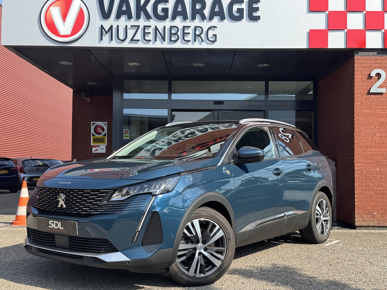 Peugeot 3008 - 1.6 HYbrid 225 Allure // ADAPTIVE CRUISE // NAVI // CLIMA // CAMERA // FULL LED // DODENHO - AutoWereld.nl