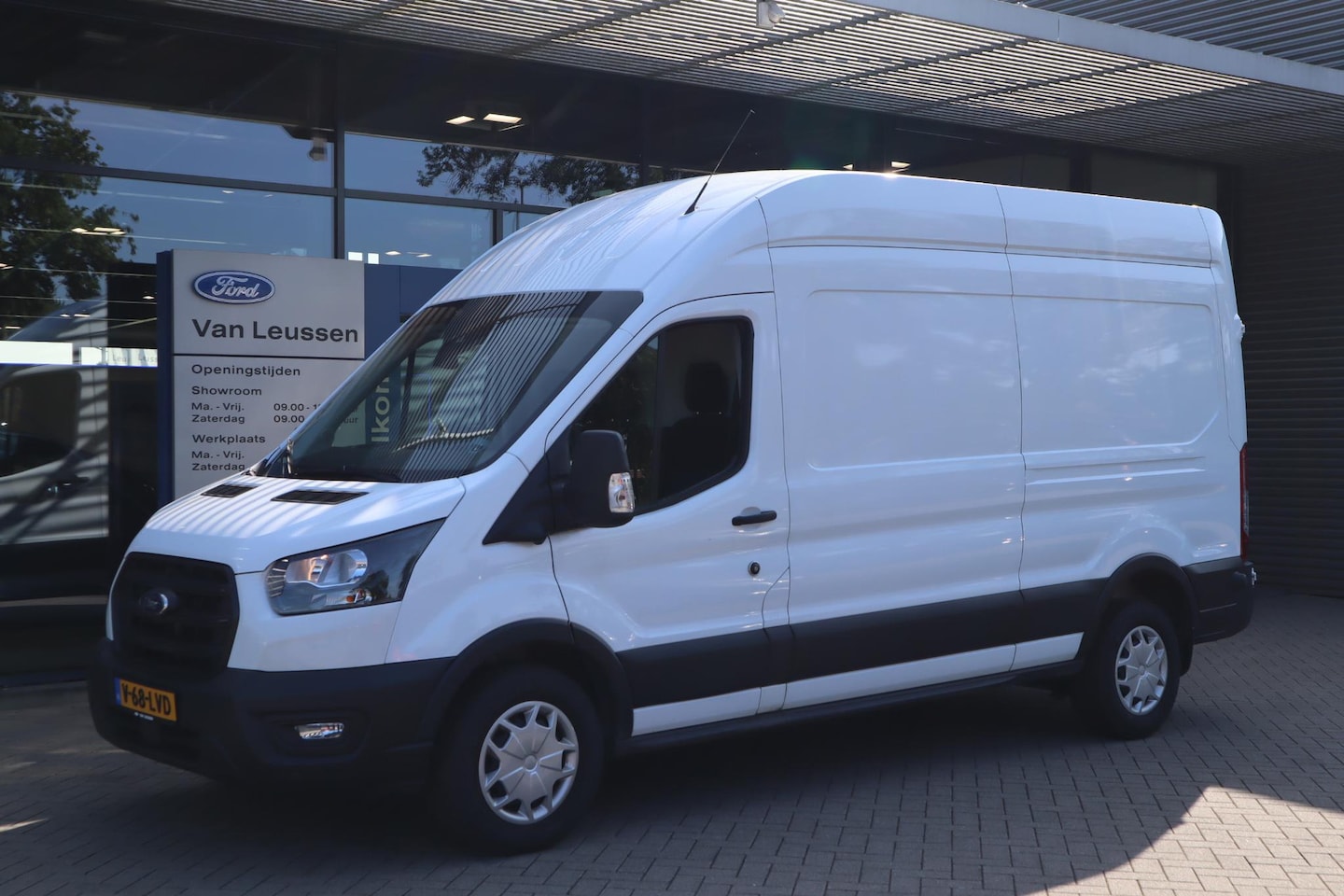 Ford Transit - 350 2.0 TDCI 130PK L3H3 Trend MHEV NAVI AIRCO 360° CAMERA STOEL/VOORRUITVERW. - AutoWereld.nl