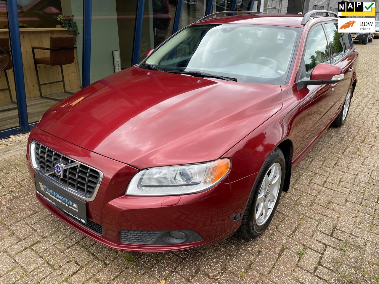 Volvo V70 - 2.5FT Momentum Automaat !-! ACTIE PRIJS !-! - AutoWereld.nl