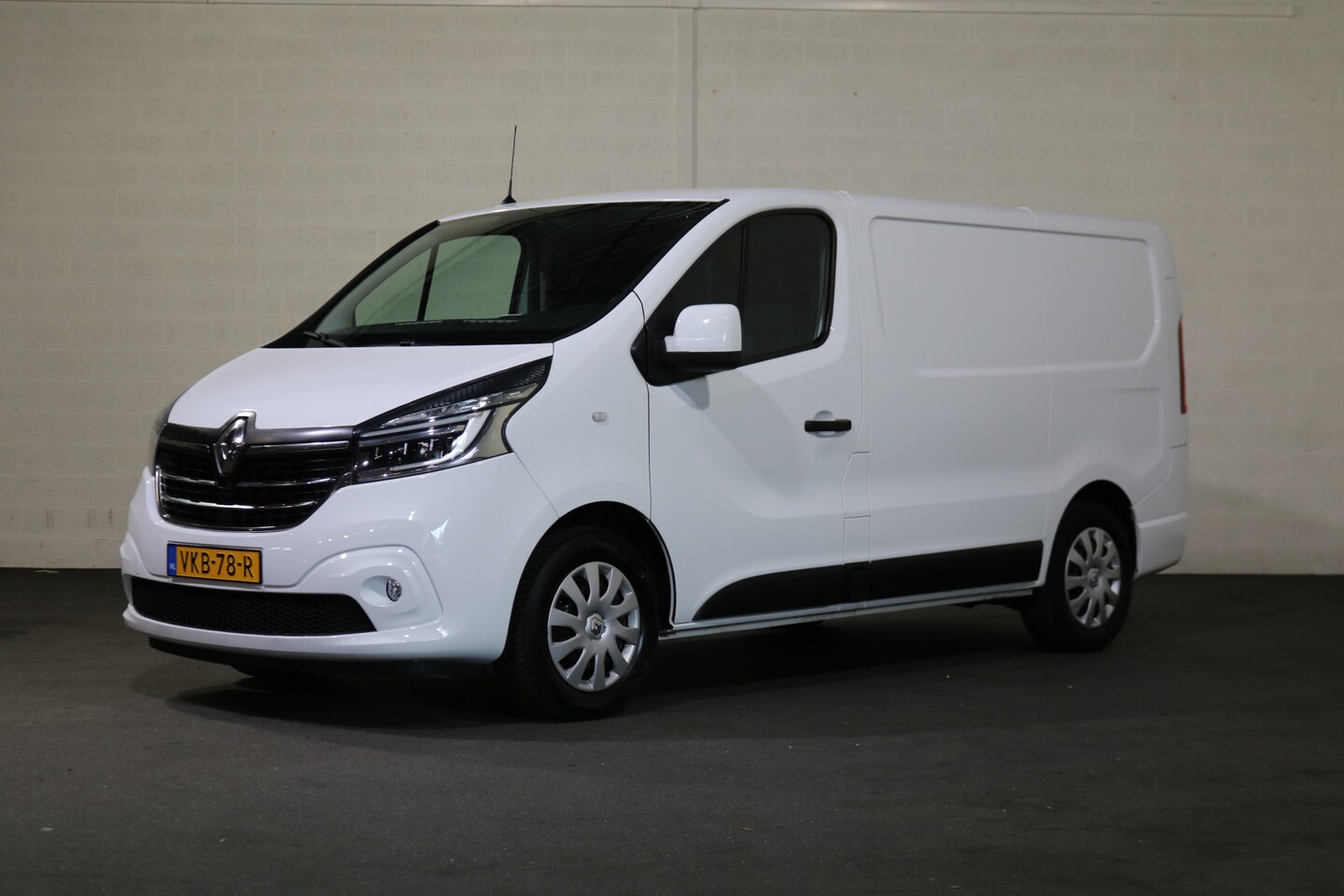Renault Trafic - 2.0 dCi 120pk L1 H1 Koelwagen Dag en Nacht - AutoWereld.nl