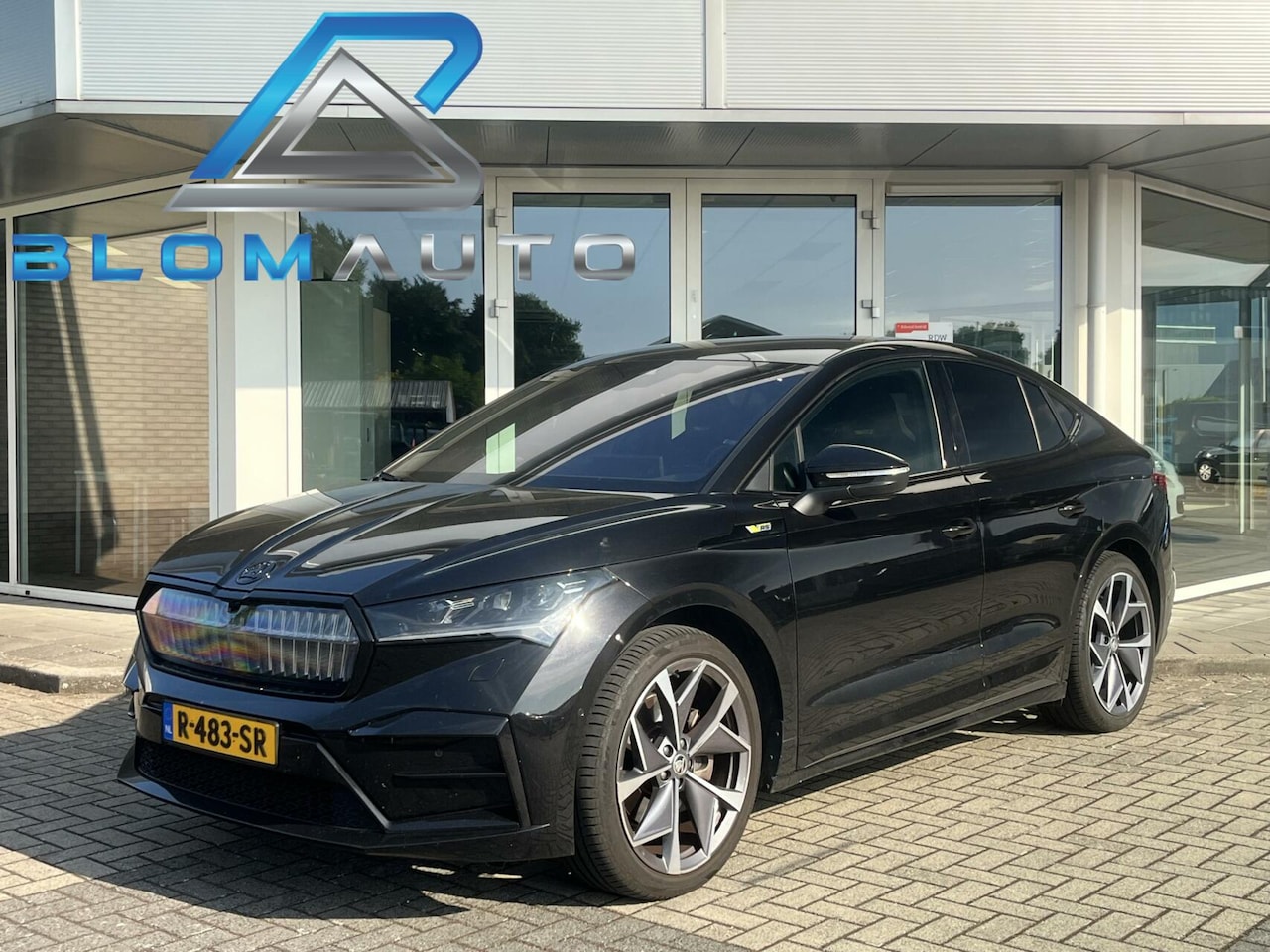 Skoda Enyaq Coupé iV - 80 RS 300PK 4X4 PANO+W-POMP+21INCH+ACC - AutoWereld.nl