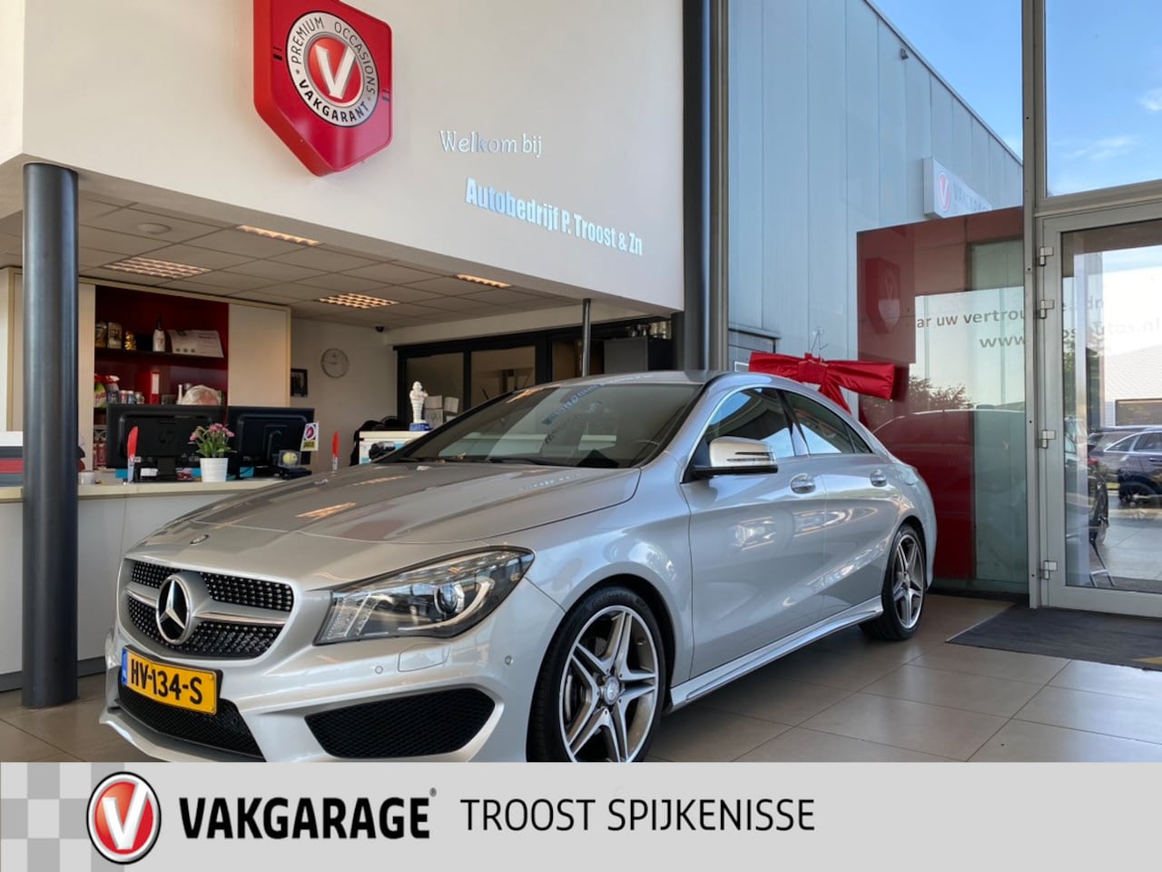 Mercedes-Benz CLA-Klasse - 180 Ambition 180 Ambition,AMG Line,Automaat,Navigatie,Parkeerassistent,Trekhaak,Half Leder/Alcantara,Cl - AutoWereld.nl