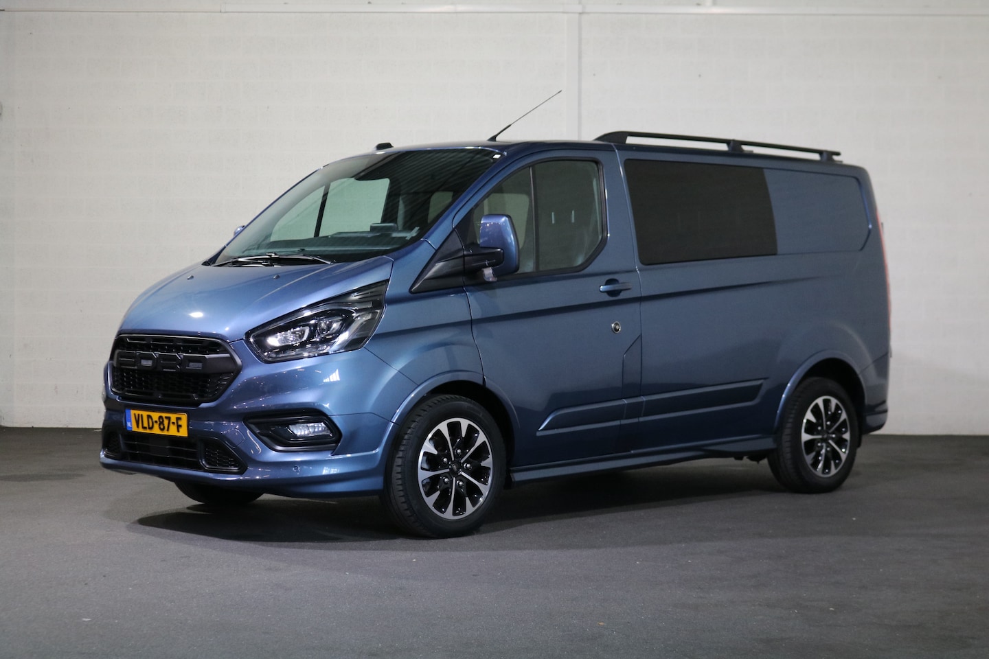 Ford Transit Custom - 2.0 TDCI L1H1 Sport DC Automaat Navigatie Camera Trekhaak - AutoWereld.nl