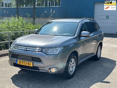 Mitsubishi Outlander - 2.0 PHEV Business Edition Clima Camera 14.000 KM NAP
