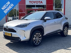 Toyota Yaris Cross - HYBRID 115 FIRST EDITION NL-AUTO 1E-EIG NAVI KEYLESS LED CAMERA APPLE/ANDROID 17'' LM-VELG