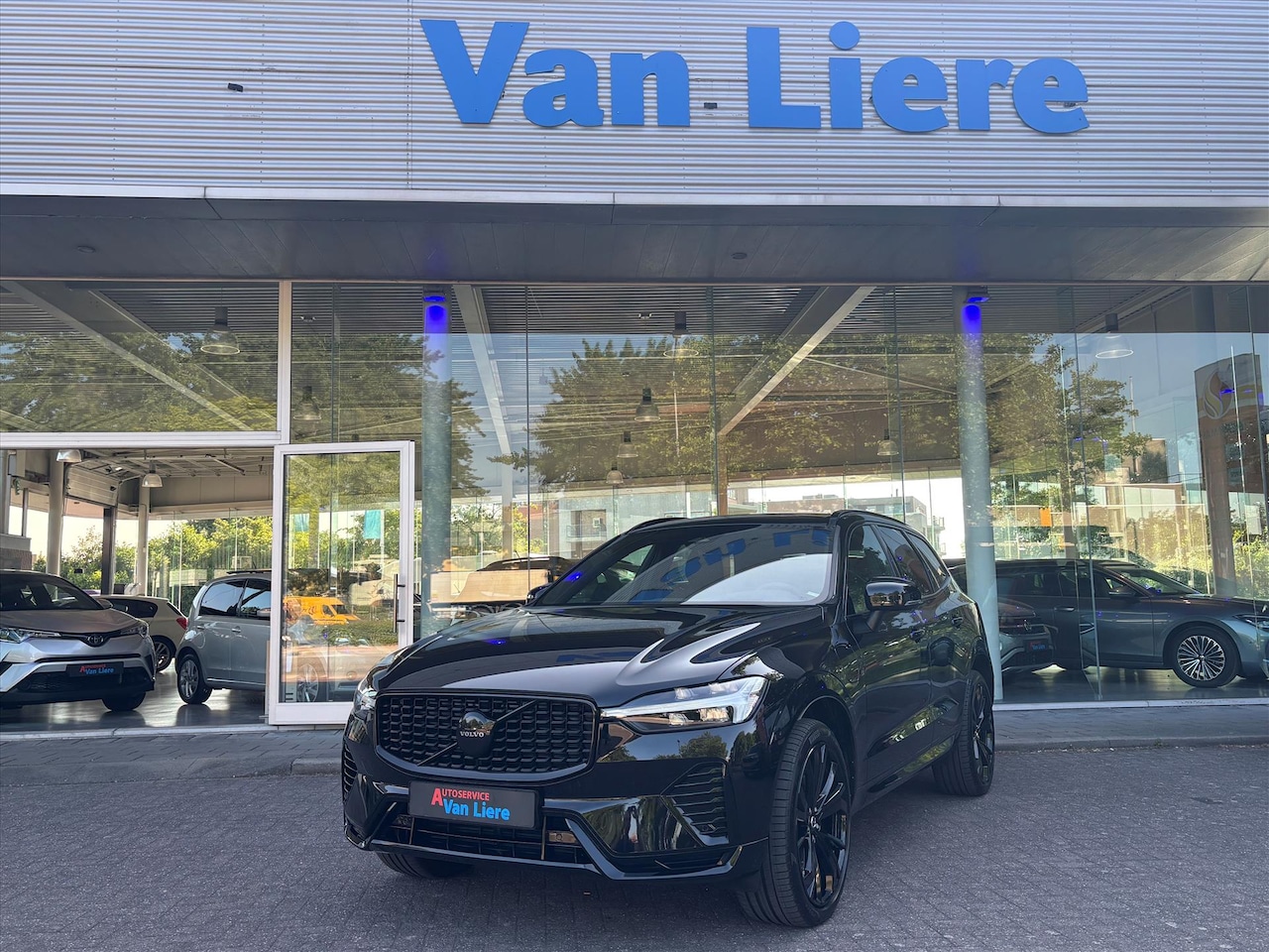 Volvo XC60 - T6 Plug-In Hybrid 398pk Aut AWD Ultimate Dark| Leder| Harman Kardon| Trekhaak |Pano dak - AutoWereld.nl