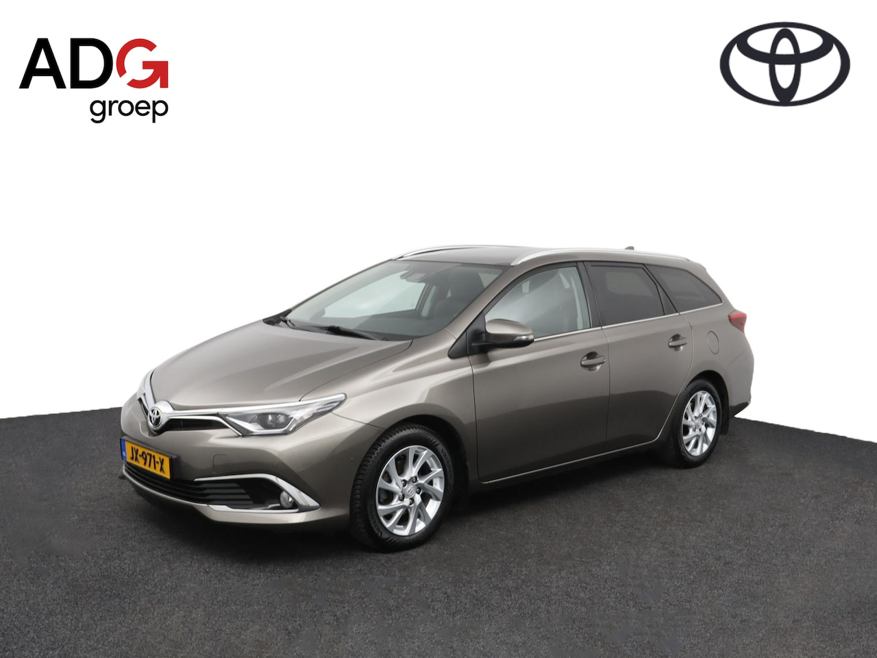 Toyota Auris Touring Sports - 1.2T Business Pro | Automaat | Trekhaak | 1200 kg trekgewicht | Panoramadak | - AutoWereld.nl