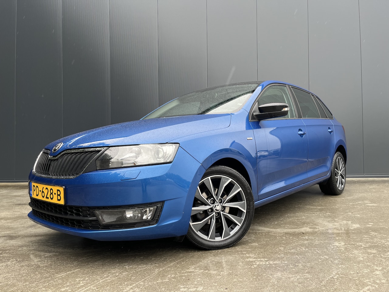 Skoda Rapid Spaceback - 1.4 TDI AUTOMAAT PANO DAK XENON NAVI CRUISE ECC HANDEL EXPORT - AutoWereld.nl
