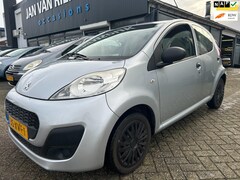 Peugeot 107 - 1.0 Nieuw model Airco 5 drs APK 4-8-2025