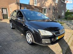 Ford Focus - 2.0-16V Titanium